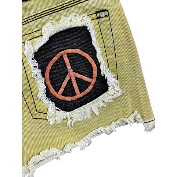 KB2 CO. Peace Embroidered Denim Jean Shorts Size 25W Studded Stitched Hippie - Picture 2 of 8